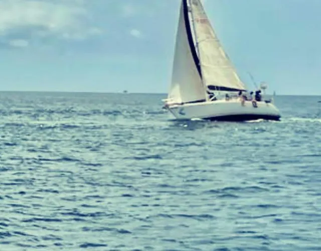 Casa Veleiro Shalom ספינת מלון Ponta Delgada